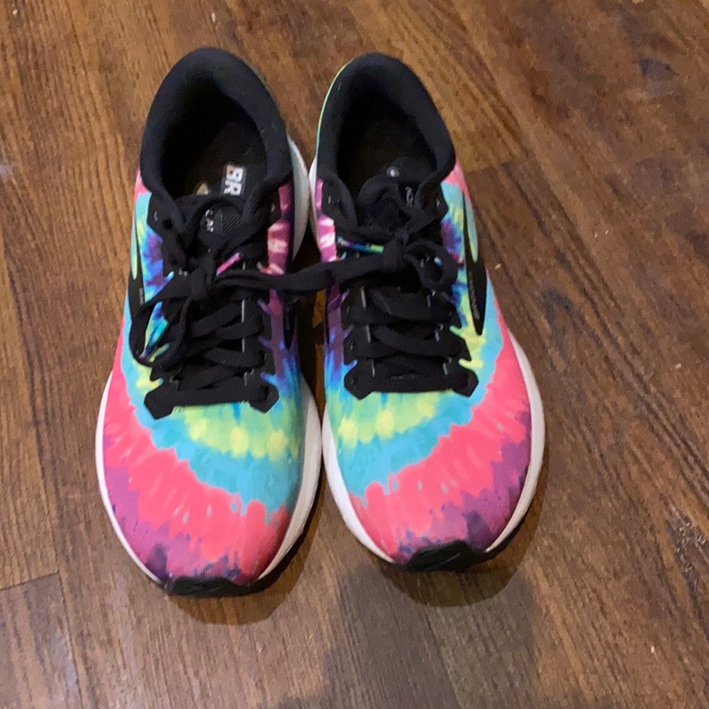 Brooks launch 7, worn once